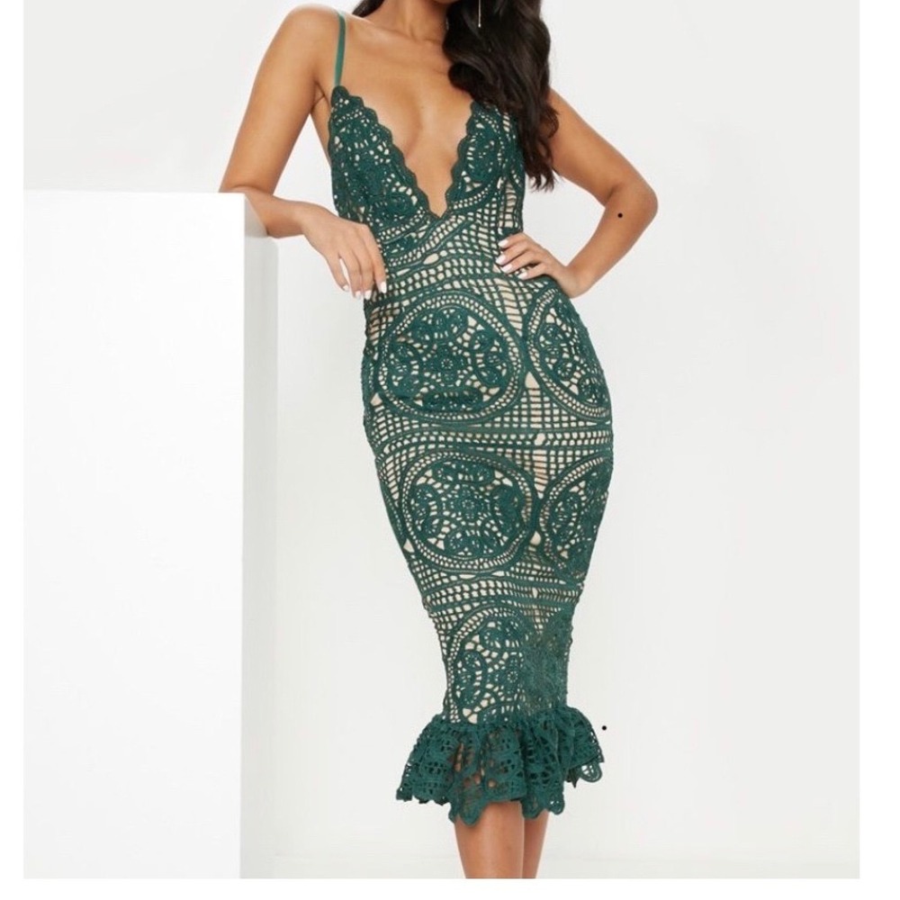 NWT, PrettyLittleThing Emerald Green‎ Crochet Lace Midi Dress Nude Lining